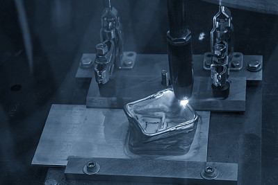 焊接机器人增材制造。