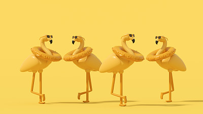 充气火烈鸟与太阳镜和游泳环在黄色背景最小的夏季旅游假期背景
