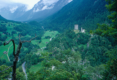 1989年旧的正片扫描，山的看法上恩加丁山谷，恩加丁，瑞士