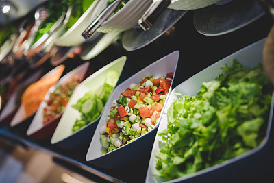 酒店餐厅的豪华沙拉自助餐。 酒店餐厅的豪华沙拉自助餐。