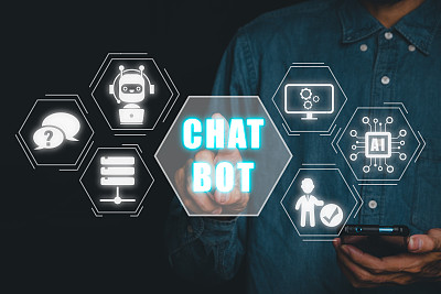 数字聊天机器人，聊天GPT，机器人应用，AI人工智能概念，人手使用虚拟屏幕上带有聊天机器人图标的智能手机。