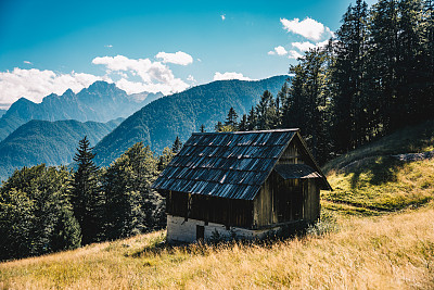 风景如画的特里格拉夫山全景