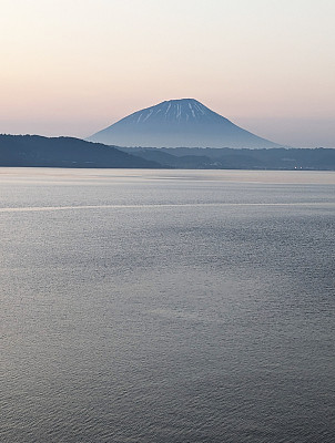 日本四谷托谷国家公园的Yotei山