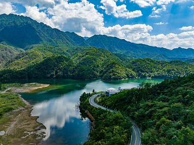 蜿蜒的山路，蜿蜒的山路