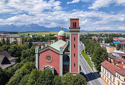 斯洛伐克凯兹马洛克古城鸟瞰图。