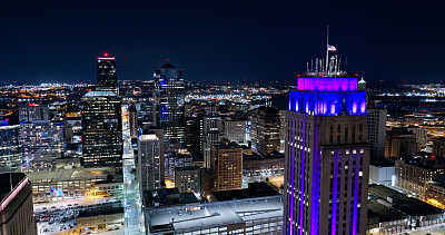 市政厅俯瞰市中心的堪萨斯城，密苏里州的夜晚