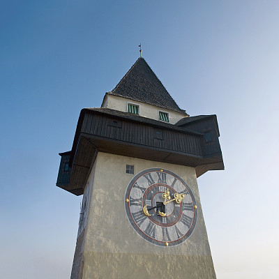 格拉茨钟楼坐落在Schloßberg上。它是格拉茨最著名的地标之一。