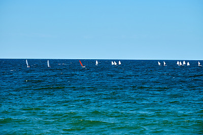 蓝海帆船赛，帆船俱乐部之间的航海奇观运动帆船比赛