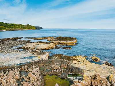 沿海景观和兄弟点，在斯凯岛，内赫布里底群岛，苏格兰，英国