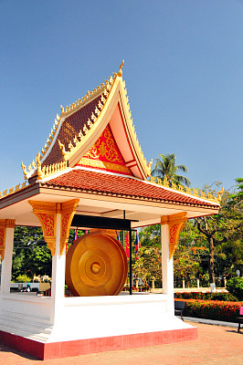 老挝万象，世界和平宫的小亭子
