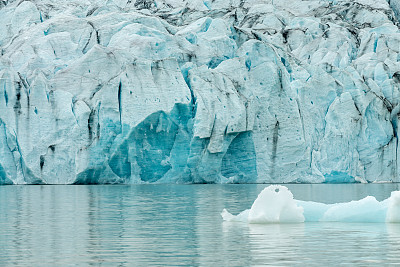 冰墙和冰山在Fjallsarlon冰川泻湖，抽象景观，冰岛
