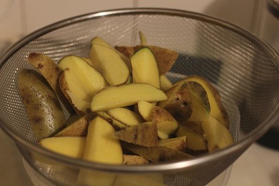 烹饪乐趣:一步一步的土豆炒过程