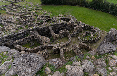 Nuraghe barumini - su nuraxi nuragic complex su nuraxi位于撒丁岛中部的barumini