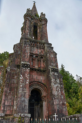 胜利圣母教堂(葡萄牙语:Capela de Nossa Senhora das Vitorias)，位于葡萄牙亚速尔群岛圣米格尔岛富纳斯湖附近