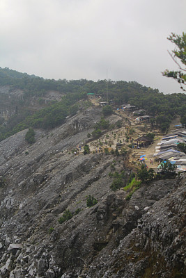 佩拉胡岛的唐库班山