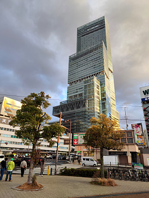 日本大阪，安倍野春光的摩天大楼