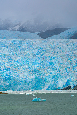 智利巴塔哥尼亚南部亚洲峡湾的埃尔布鲁霍冰川