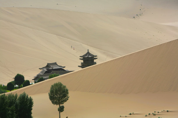 月牙泉