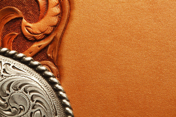 西方风格皮带扣在工具皮革表面
