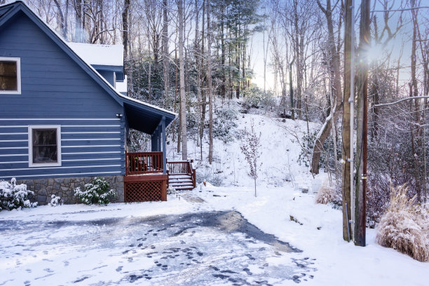 雪中的小屋