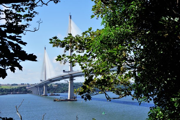 福斯道路桥的峡湾