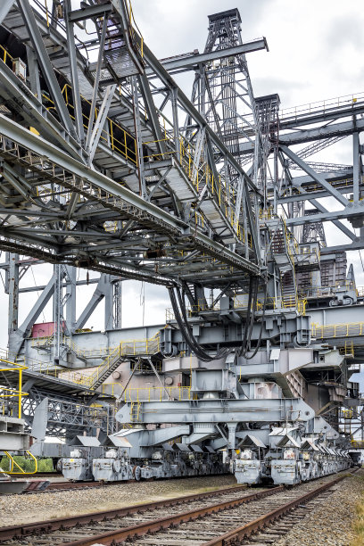 钢铁巨型机械用于褐煤露天开采