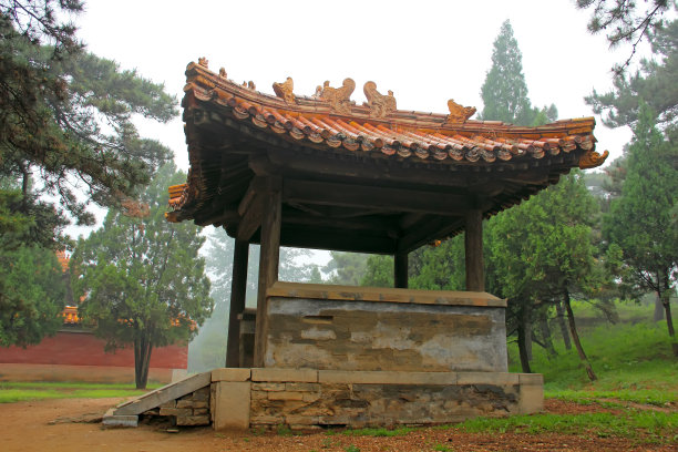 2012年5月13日,中国河北省遵化市,清代东王陵的亭子景观建筑