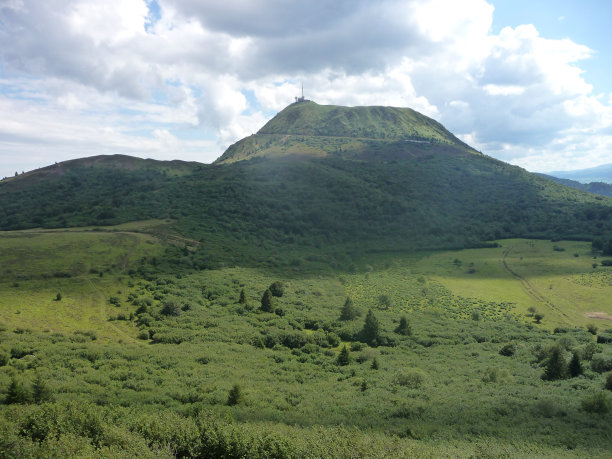 多姆山