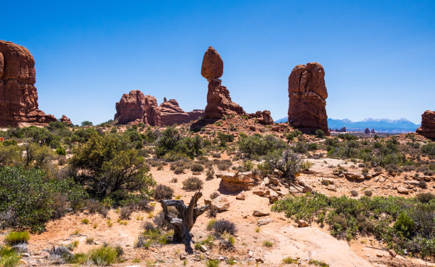 平衡的岩石。美国犹他州拱门国家公园的自然现象