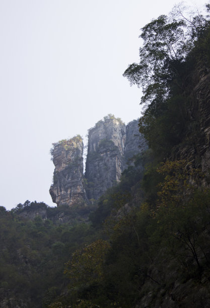 陡峭