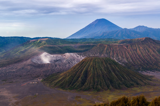滕格尔火山