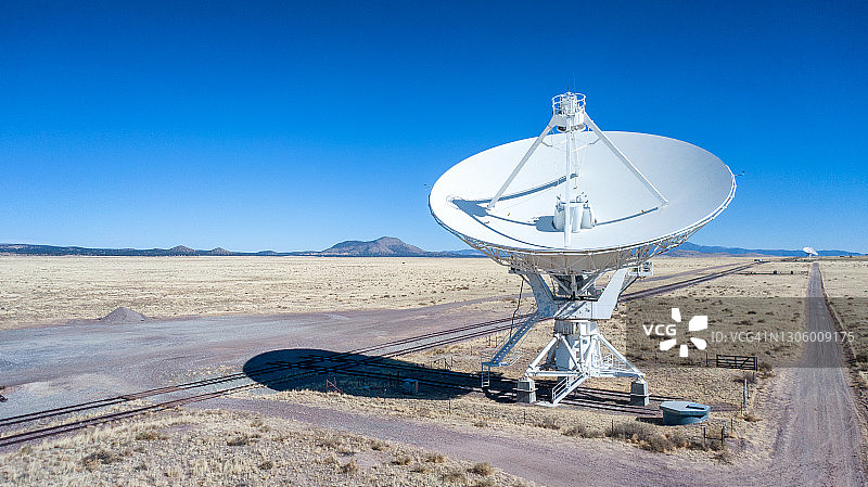 新墨西哥州的巨型射电望远镜阵列是用于射电天文学的巨型射电望远镜