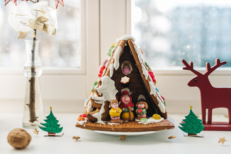 姜饼屋,窗台,圣诞装饰,可爱的,传统,华丽的,圣诞装饰物,玩具,雪,装饰物