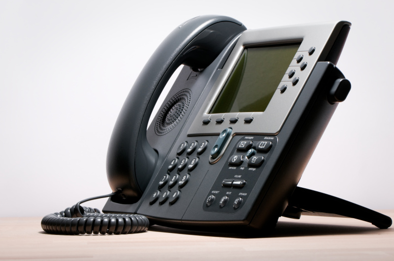 电话机,互联网协议电话,白色背景,数字化显示,座机,无人,办公室,会议电话,电话会议,书桌