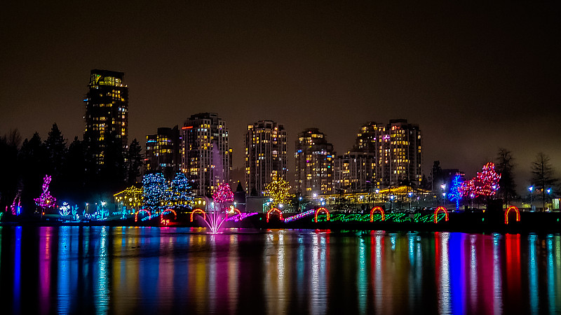 圣诞小彩灯,城市生活,圣诞装饰物,照明设备,加拿大,现代,著名景点,背景,户外,节日