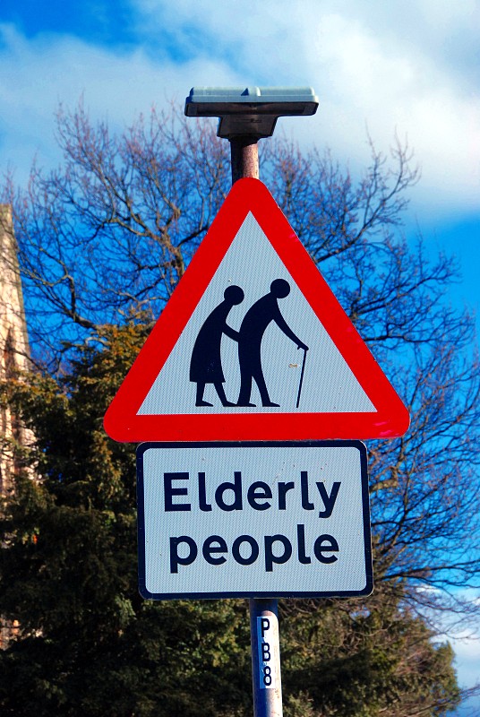 交通标志,十字路口,老年人,行人交叉路标志,警告标识,城市生活,老年人通行标志,交通,异性恋,英国