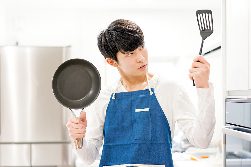 煎锅,男人,拿着,举起手,菜单,仅日本人,仅男人,仅一个男人,配菜,想法