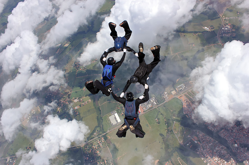 跳伞运动,四个人,体育团队,街道,运动,极限运动,云,巴西,高处,降落伞运动
