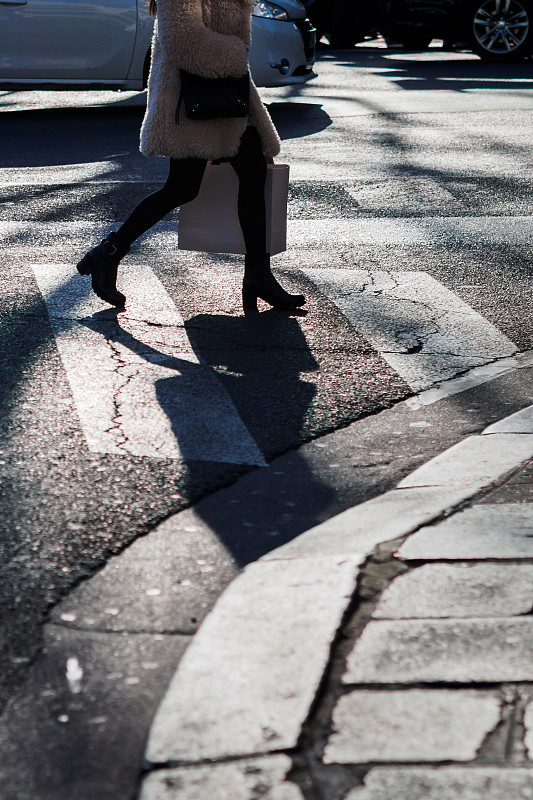 女人,行人,横越,街道,巴黎,在活动中,商务,法国,交通,过度劳累