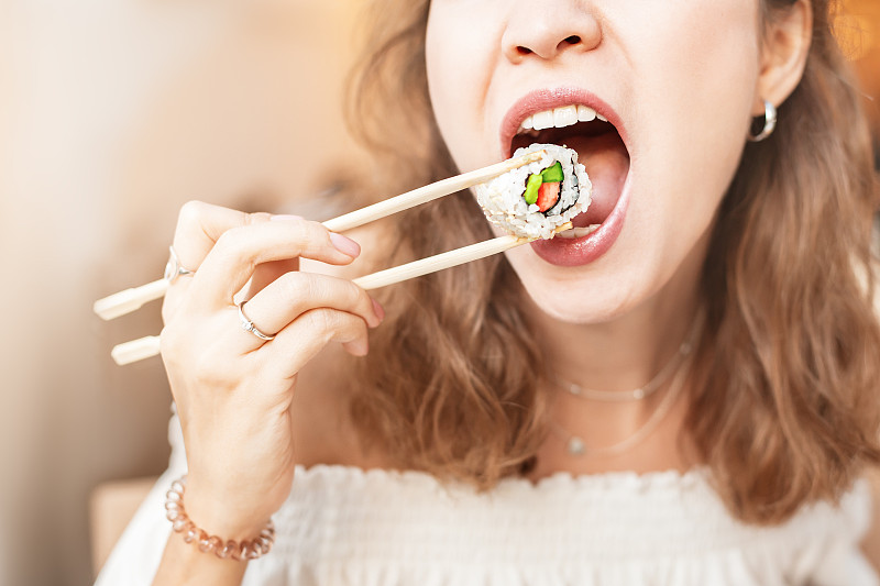 寿司,女孩,筷子,食品集市,可爱的,传统,背景分离,寿司卷,食品,米