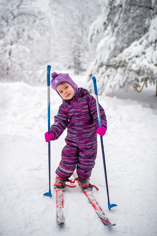 小的,雪,滑雪运动,女孩,运动,家庭,女婴,仅儿童,杆,儿童