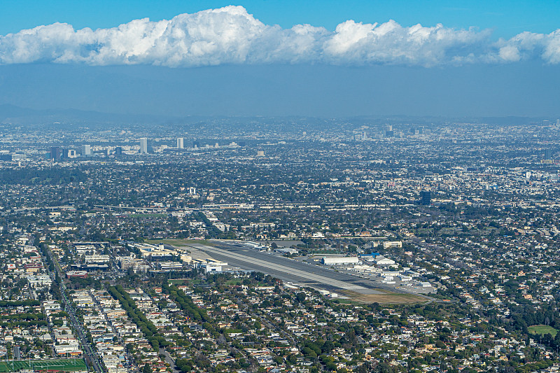 圣莫尼卡,高处,在上面,机场,航拍视角,航空器拍摄视角,当地著名景点,交通,云,圣塔莫妮卡机场
