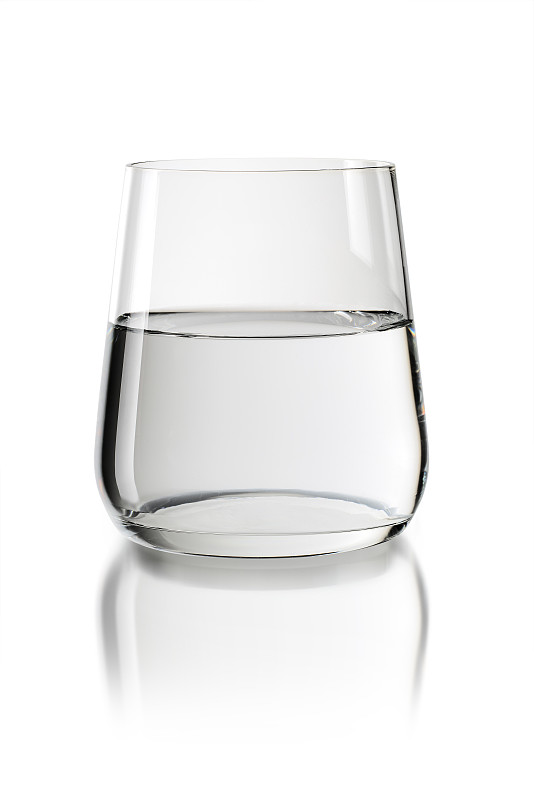 玻璃杯,白色背景,水
