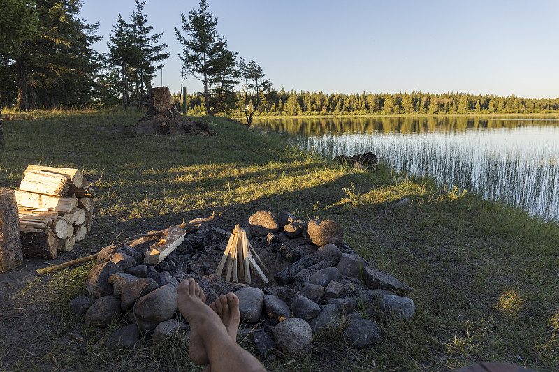 湖,仅男人,一个人,仅一个男人,加拿大,露营,旅行,赤脚,相伴