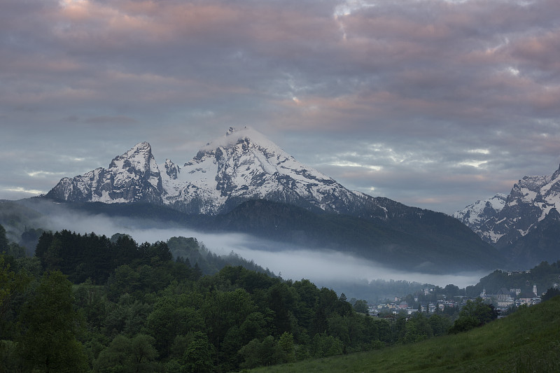 雪,早晨,贝希特斯加登,山顶,巴伐利亚,雾,瓦茨曼山,云,城市,日出