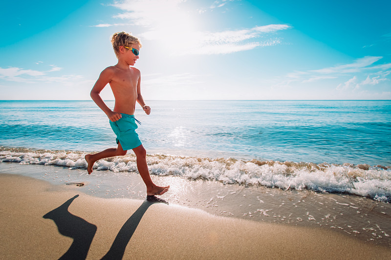 儿童,海滩,健康生活方式,概念,身体活动,运动,一个人,慢跑,户外活动,休闲活动