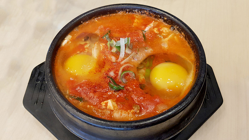 豆腐,香料,汤,韩国食物,豆腐汤锅,热,韩国泡菜,焖菜,餐具,鸡蛋