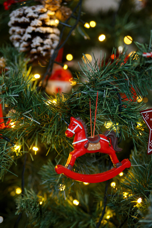 圣诞树,红色,绿色,玩具,枝,马,周末活动,贺卡,圣诞装饰物,自制的