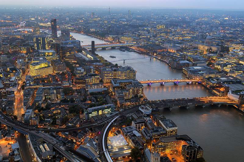 伦敦,航拍视角,交通,黄昏,南华克桥,河流,户外,建筑,金融区,伦敦桥