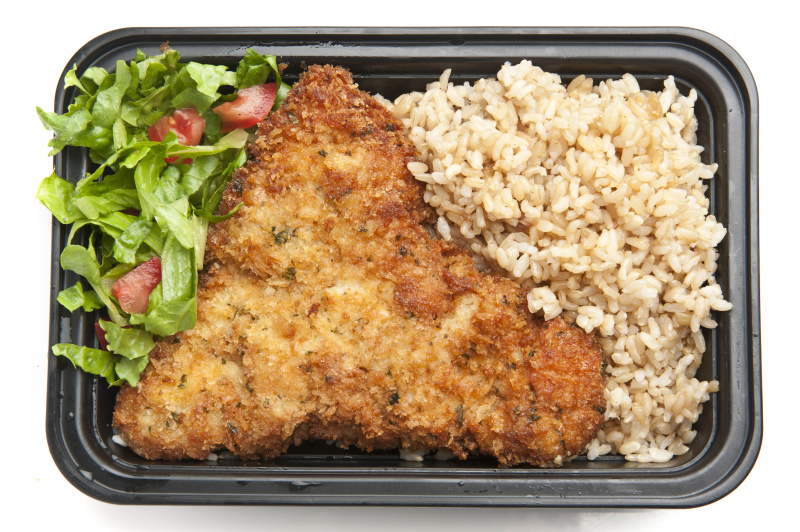 沙拉,鸡肉,炸猪排,糙米,冷冻快餐,盒装午餐,饮食,晚餐,美味,白色背景